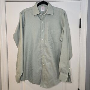 Brooks Brothers Traditional Fit Non-Iron Button Down Shirt Green Size 15.5 (Med)